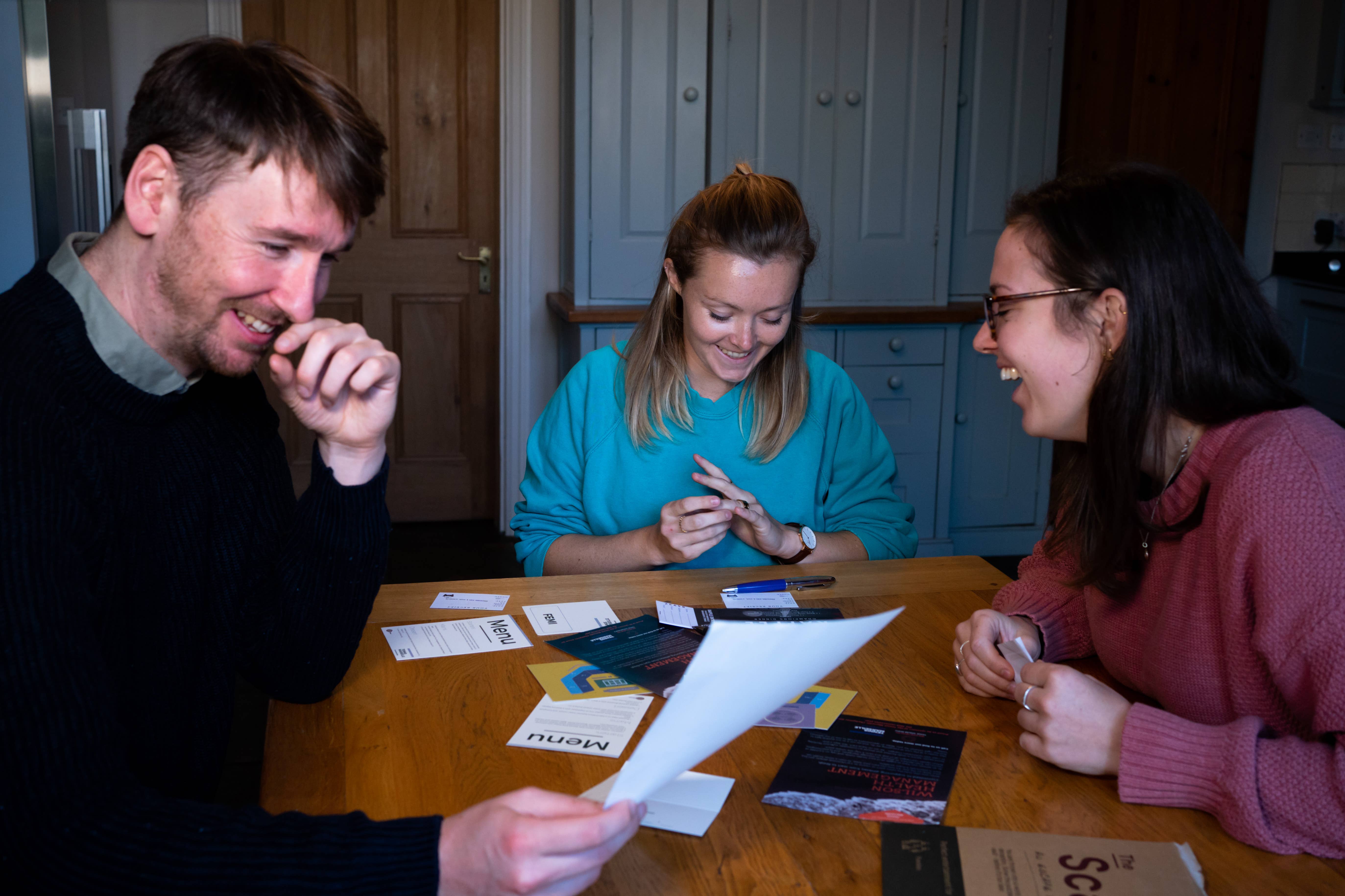 Puzzle Post Games - Vente Jeux de société - Escape Room en Enveloppe | Jeu de puzzle | Jeu de société | The Scandal5