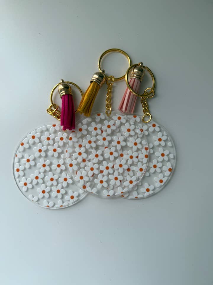Madelief acryl sleutelhanger voor wholesale door Powered By Daisies
