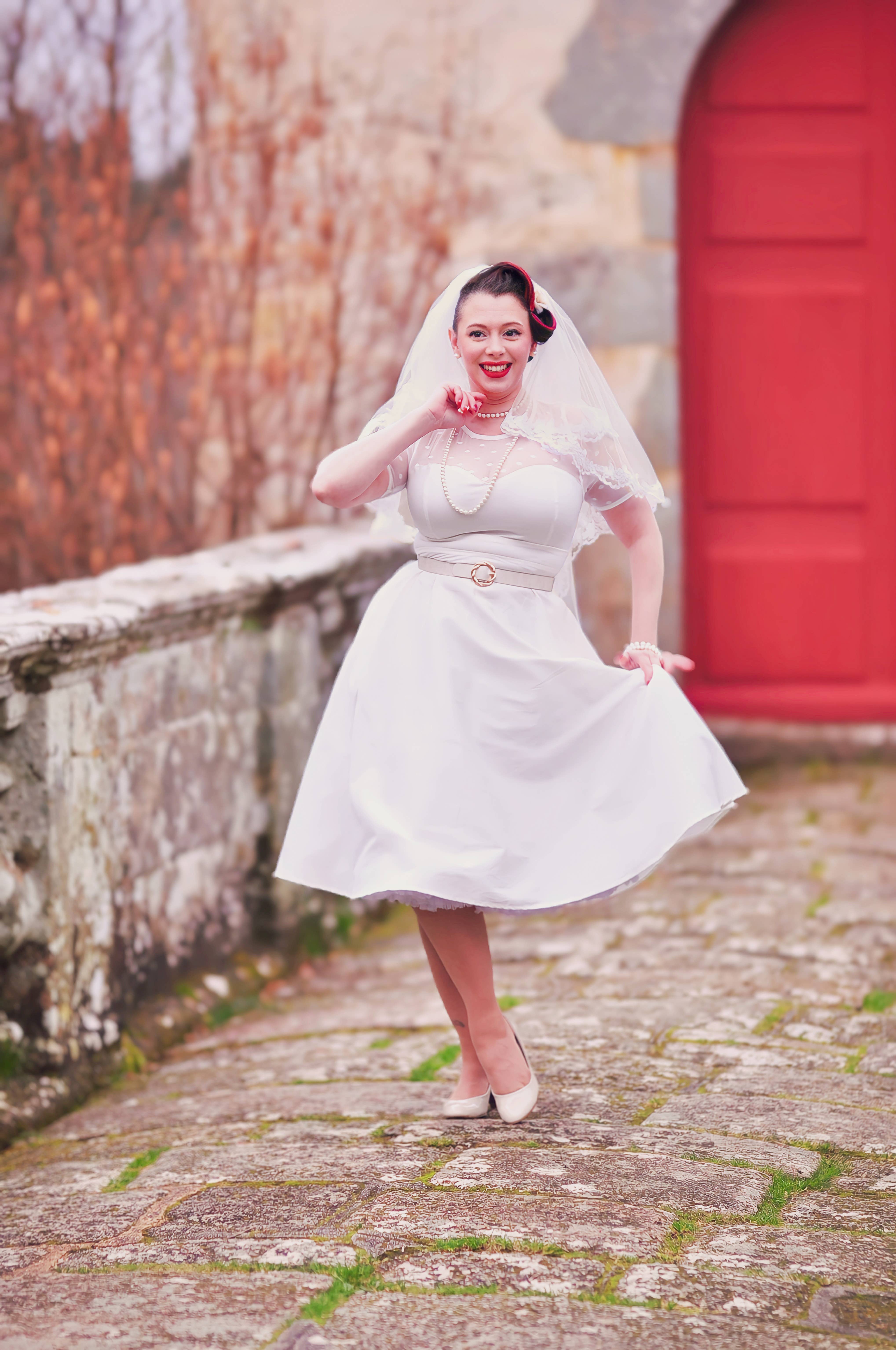 Dolly & Dotty – Vestido - Mulher por atacado – Vestido de Noiva Elizabeth II de Tule com Poás e Mangas Curtas6