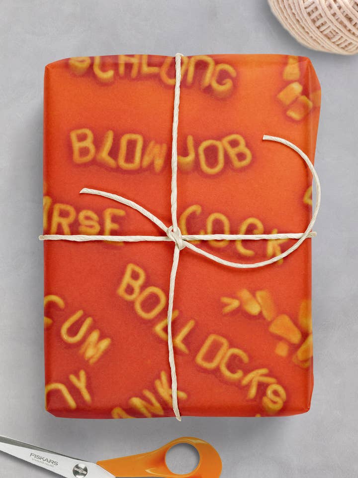 Rude Gift Wrap - Spagetti ** Pakke med 2 ark foldet** for engroshandel hos Brainbox Candy