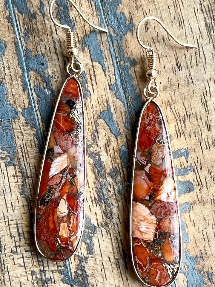 Boucles d'oreilles Samira Argile Rouge pour la vente par Dylan Designs