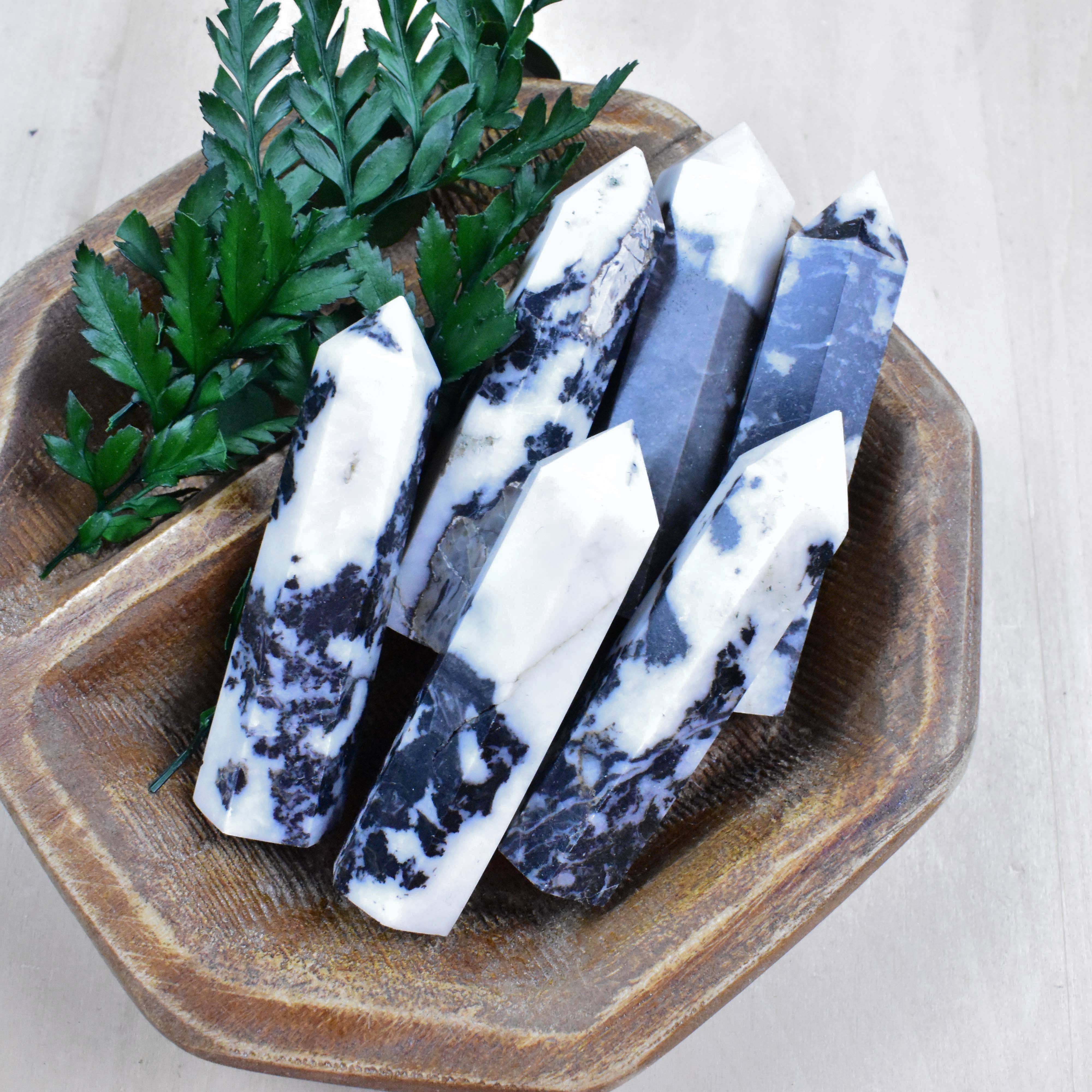 Ewelina Pas Jewelry - Venta al por mayor Piedras/cristales espirituales - Punta de piedra espiritual Zebra Jasper de 2,5 a 3 pulgadas3