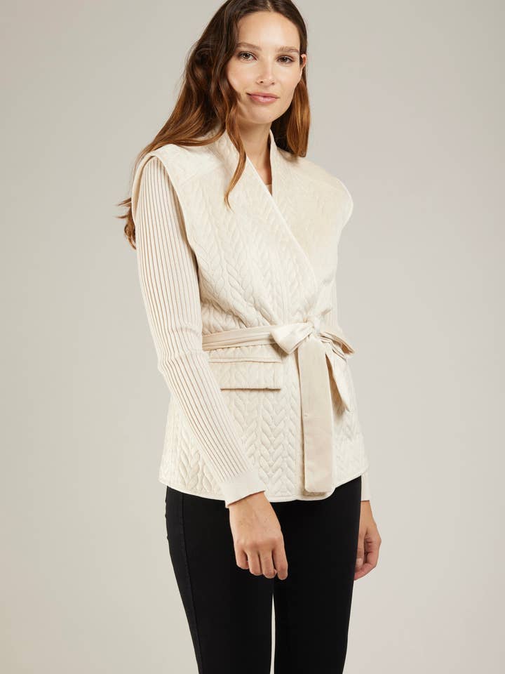 VIKTOR - Chaqueta acolchada sin mangas con cinturón para venta al por mayor de Andy & Lucy