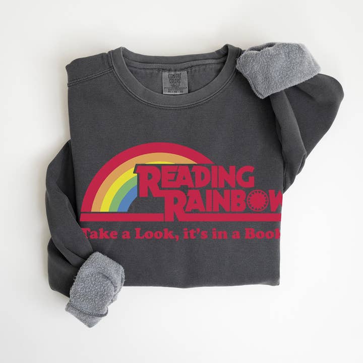 Camisola Arco-Íris de Leitura: Presente Retro dos Anos 80 para Bibliotecários por atacado de Keen Bee Studio