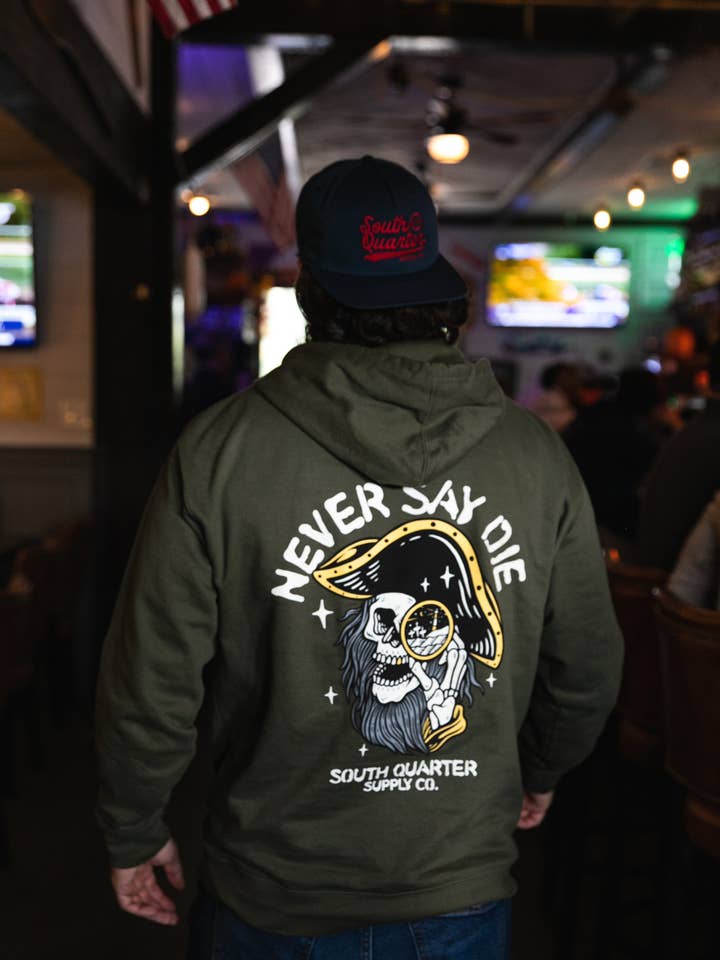 Never Say Die Army Green Hooded Sweatshirt por atacado de South Quarter