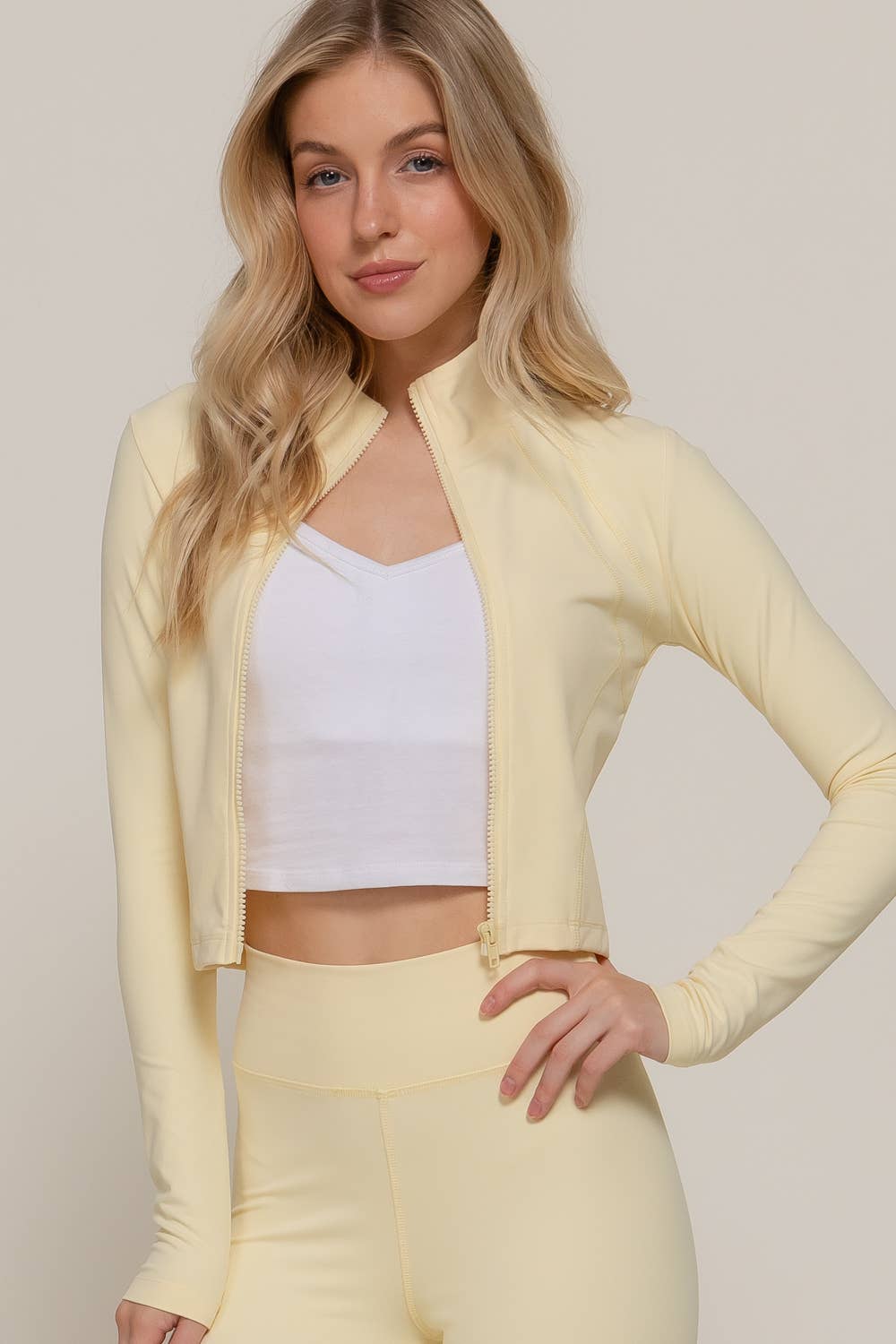 Active Basic | Active USA – Casaco de desporto - Mulher por atacado – Casaco de Treino com Fecho de Correr e Gola Alta de Manga Comprida8