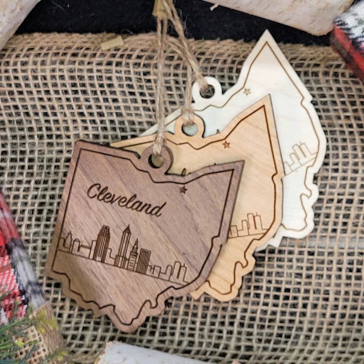 Cleveland, Ohio Ornament | OH Cleveland Skyline Cityscape for engroshandel hos The Nostalgia Company
