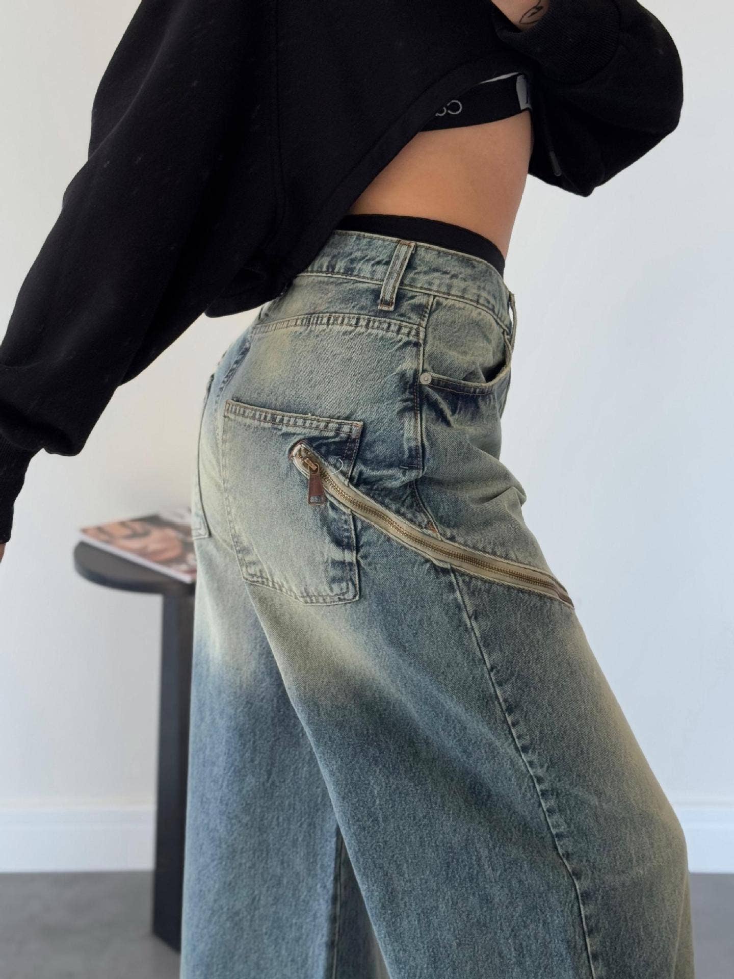 Marayn – wholesale Jeans – Women’s – Retro Street Style Gradient Distressed Denim Jeans7