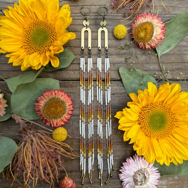 Orecchini Autumn Moon Daffodil per la vendita all'ingrosso da parte di Dancing Willow