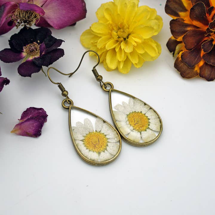 The Pretty Pickle - Wholesale Dangle Earrings - April Birth Flower Earrings4