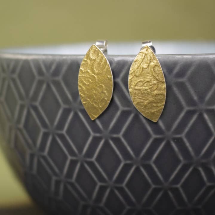 Joanne Tinley Jewellery – wholesale Dangle earrings – Golden Oak Petal Stud Earrings