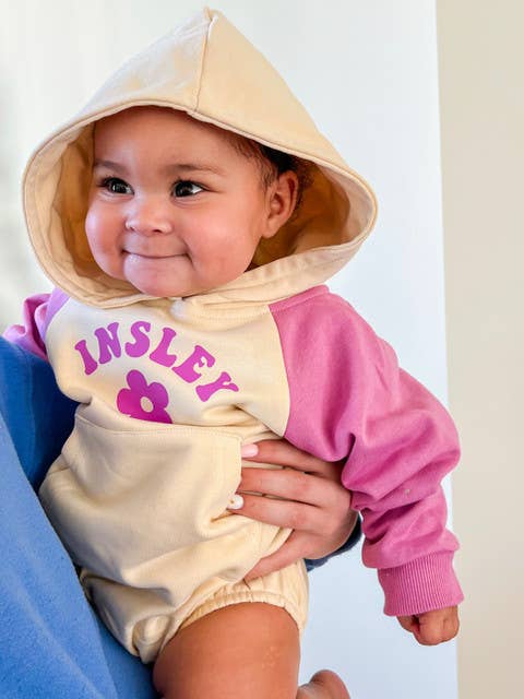 Combinaison à capuche pour bébé Orchidée Éclatante pour la vente par To the Moon Childrens