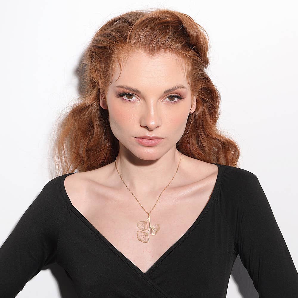 RAS – wholesale Hänge-/berlockhalsband – Kort Hänge Ginkgo Biloba Guldplätering1