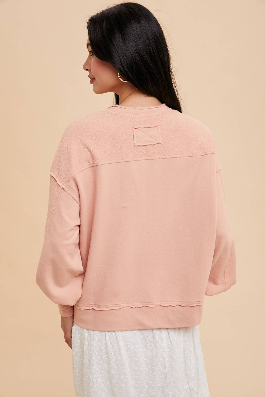 In Loom – Sweatshirt - Mulher por atacado – PULÔVER COM DETALHE DE ILHÓS3
