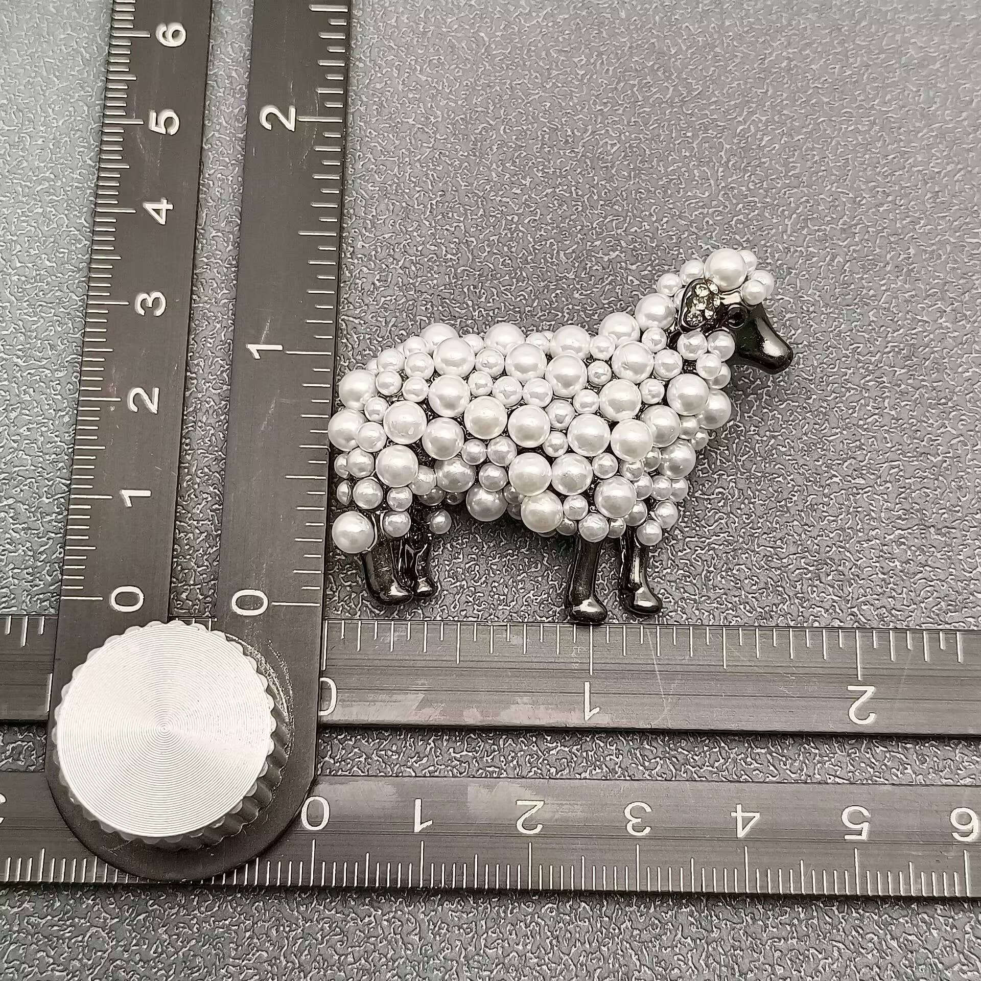 Mio Queena - Wholesale Brooch - Sheep Brooch3