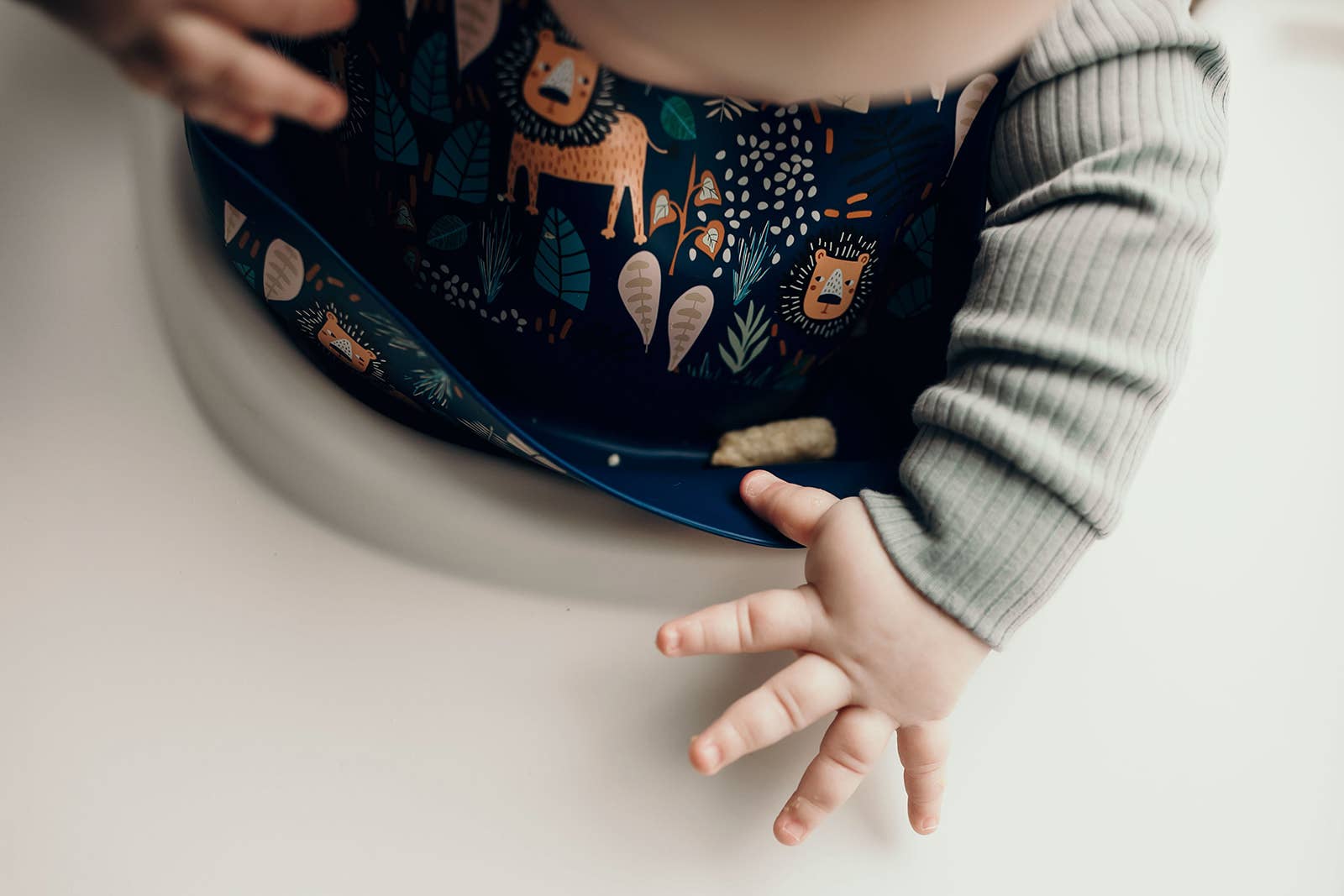 Three Little Tots - Wholesale Bib - Baby - Zoo Lion Print Silicone Bib with Crumb Catcher7