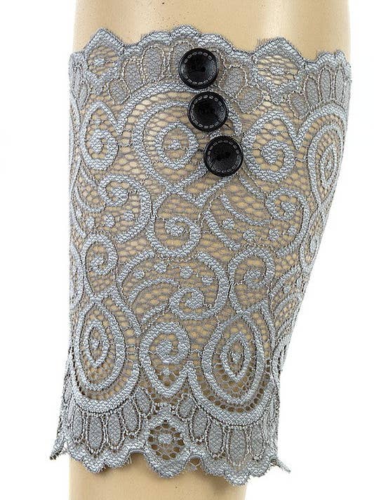 Modische Stiefelmanschette mit Dreifachknopfakzent für den Großhandel von Andrea Bijoux