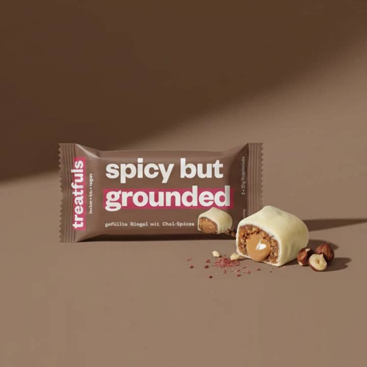 treatfuls - Wholesale Chocolate Bar - white chocolate chai latte bar filling organic + vegan3