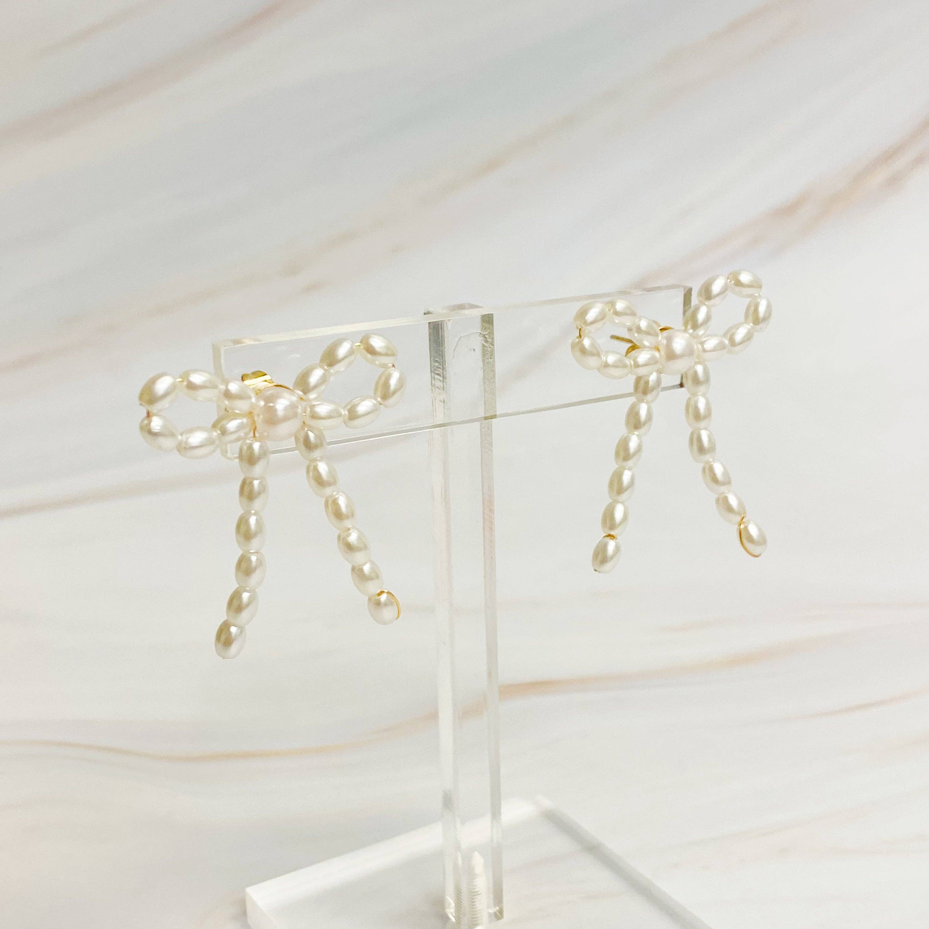 Ellison+Young - Vente Boucles d'oreilles pendantes - Boucles d'oreilles en forme de ballerine Pearl Bow1