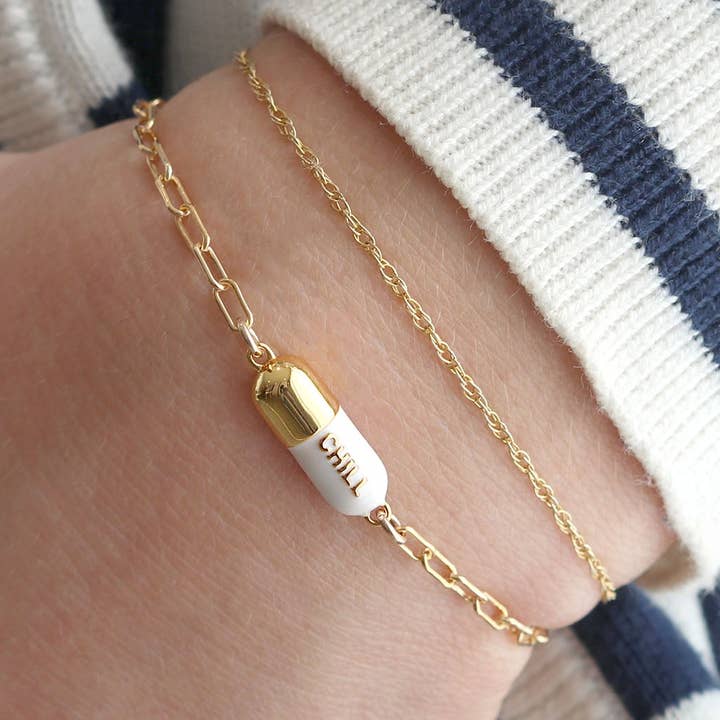 Chill Pill Bracelet pour la vente par Kris Nations
