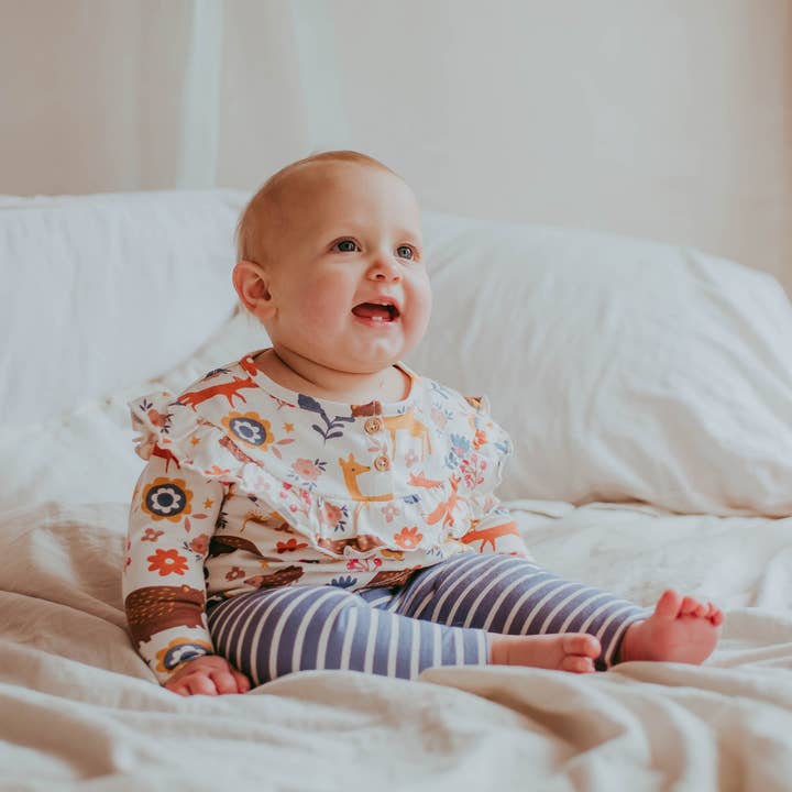 Top og leggingsæt med flerfarvet dyreskovprint for engroshandel hos Lilly and Sid