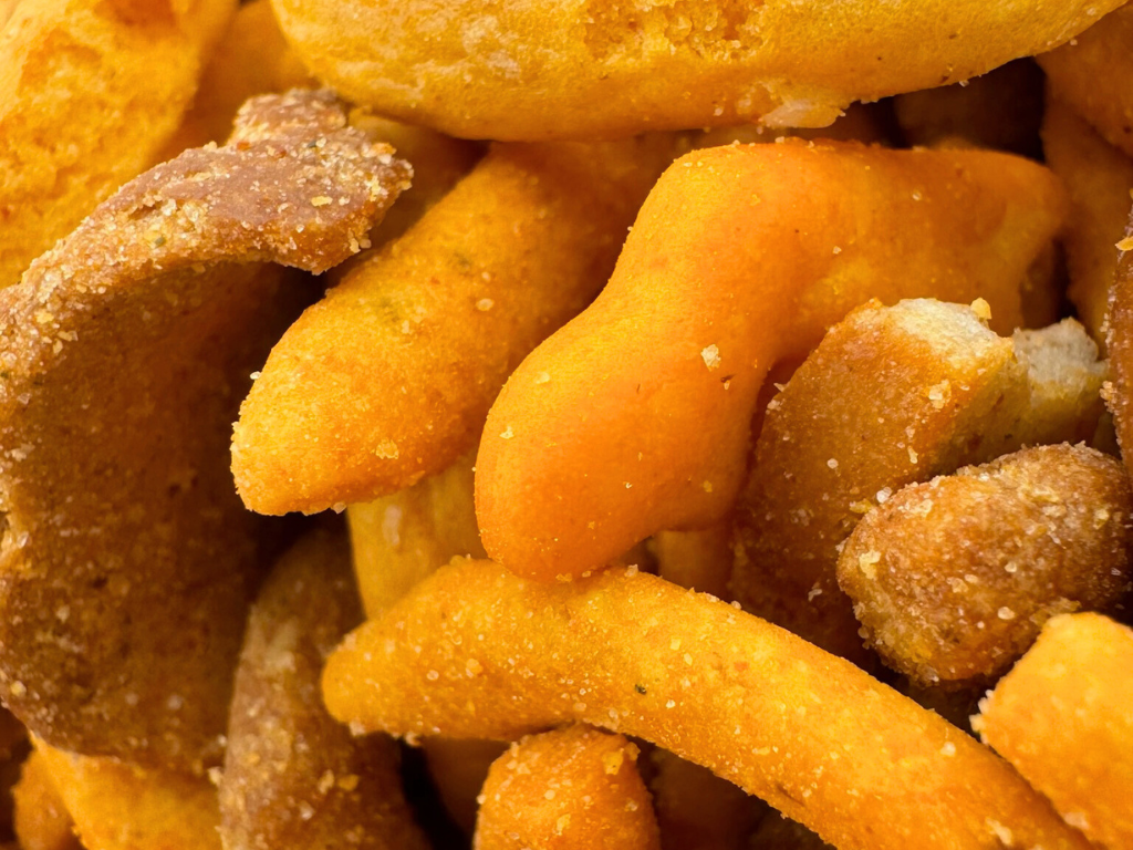 Martin's Country Store LLC - Wholesale Puffed Snack - CHEDDAR SNACK MIX 5.2oz1