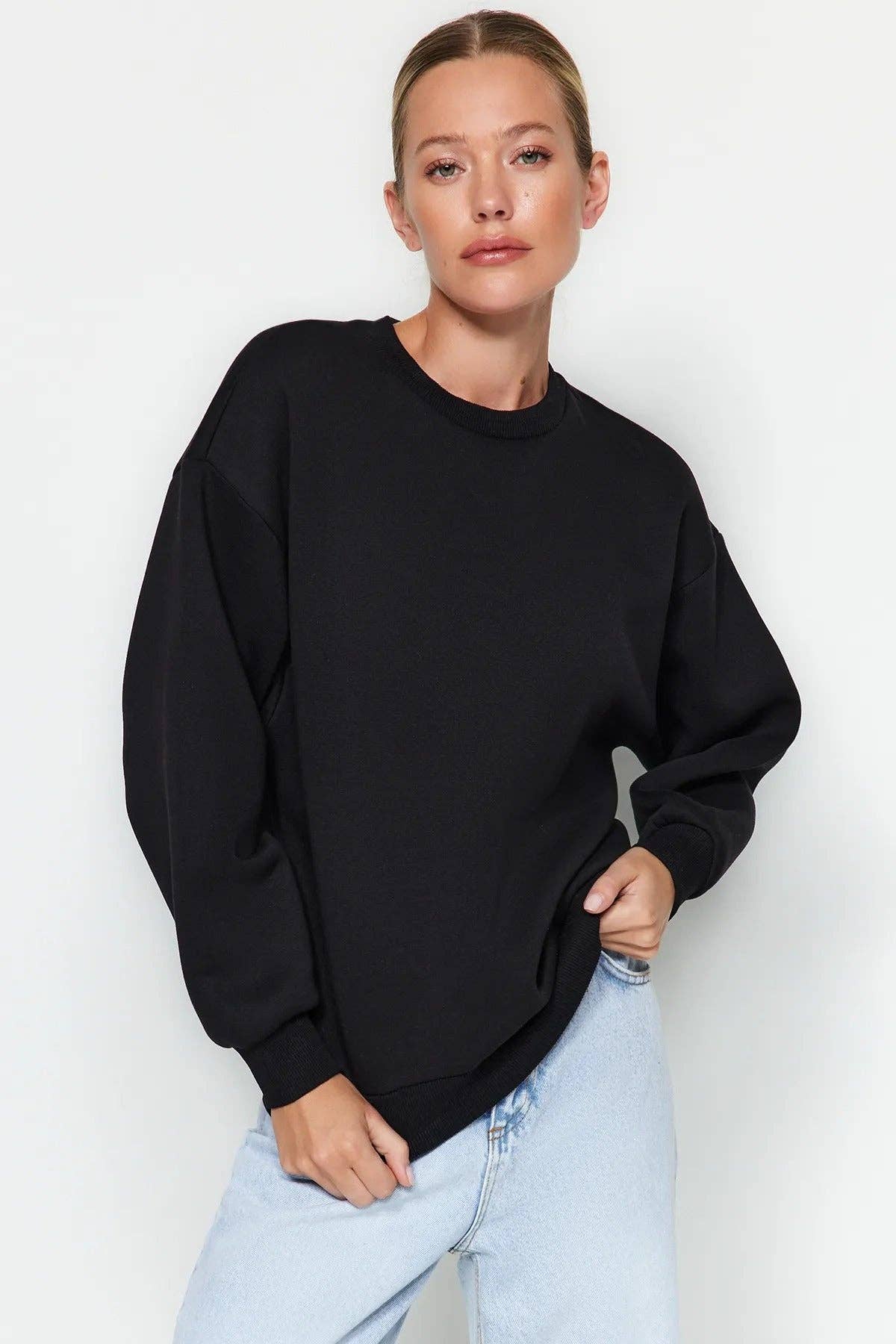 Hoxton Gal – wholesale Sweatshirt – Women's – Thick Fleece-Lined Regular Fit Crew Neck Basic Knit Sweatshirt21