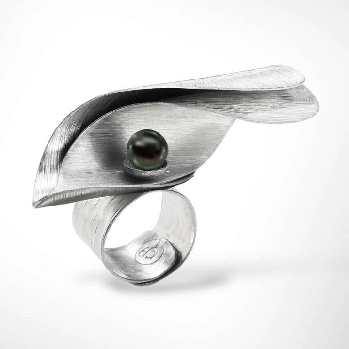 Bague ajustable en forme de croix à double vague BREAK pour la vente par Chick Boss LLC