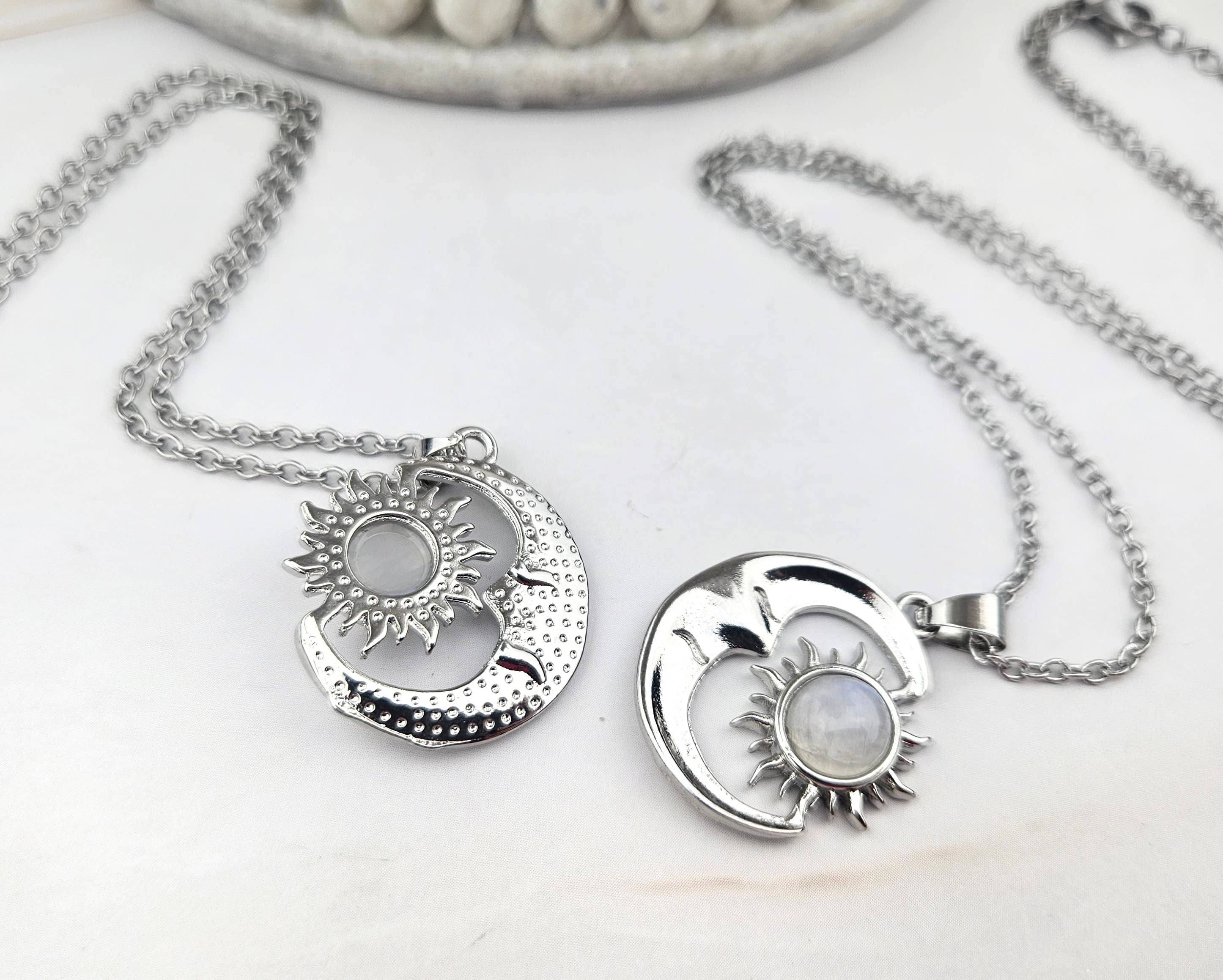 WonderLight Jewelry – wholesale Pendant/charm necklace – Sun and Moon Necklace - Moonstone / Femininity9