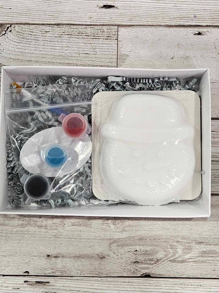 Snowman Face Paint Your Own Bath Bomb Kit per la vendita all'ingrosso da parte di The Soap Sisters
