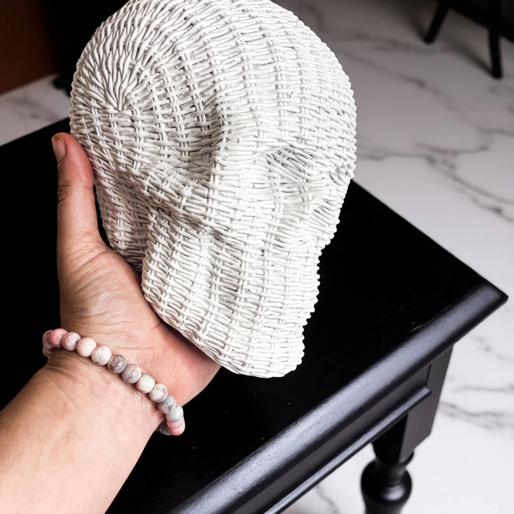 Gia Roma - Wholesale Decorative Figurine - Resin Skull Statue Rattan Halloween Gothic Home Decor Unique49