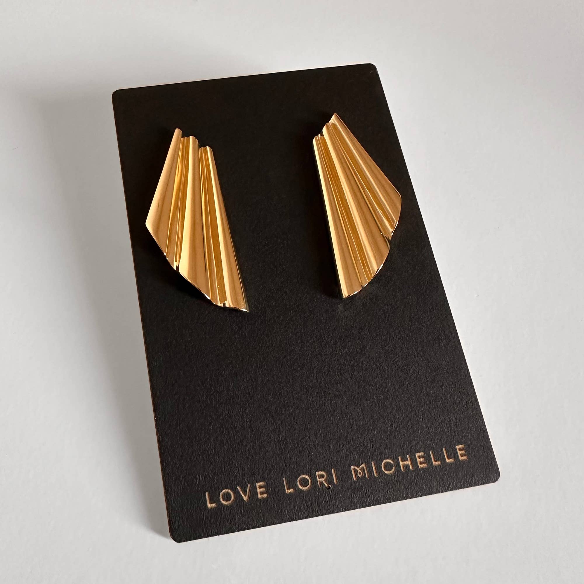 Love Lori Michelle Jewelry - Wholesale Dangle Earrings - Shell Earrings1