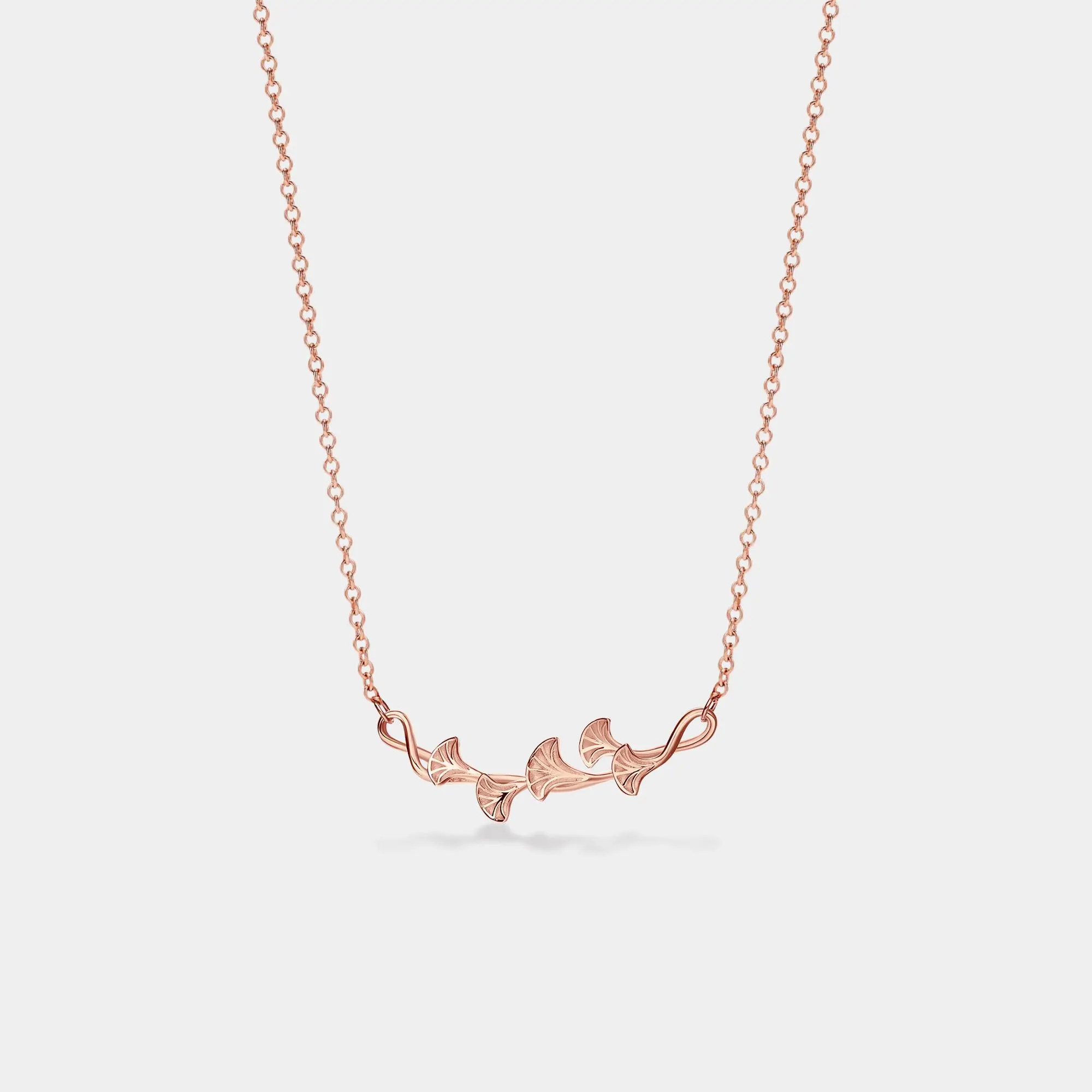 Perimade & Co. LLC - Vendita all'ingrosso Collana con ciondolo/pendaglio - Collana Foglia di Ginkgo Ispirata alla Natura in Argento Sterling 9254