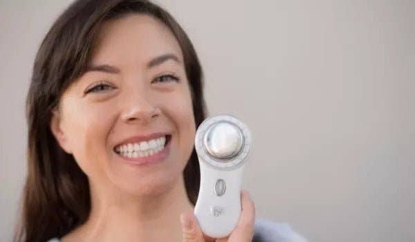 Bee Naturals - Wholesale Electronic Skincare Device - MYSKINBUDDY1