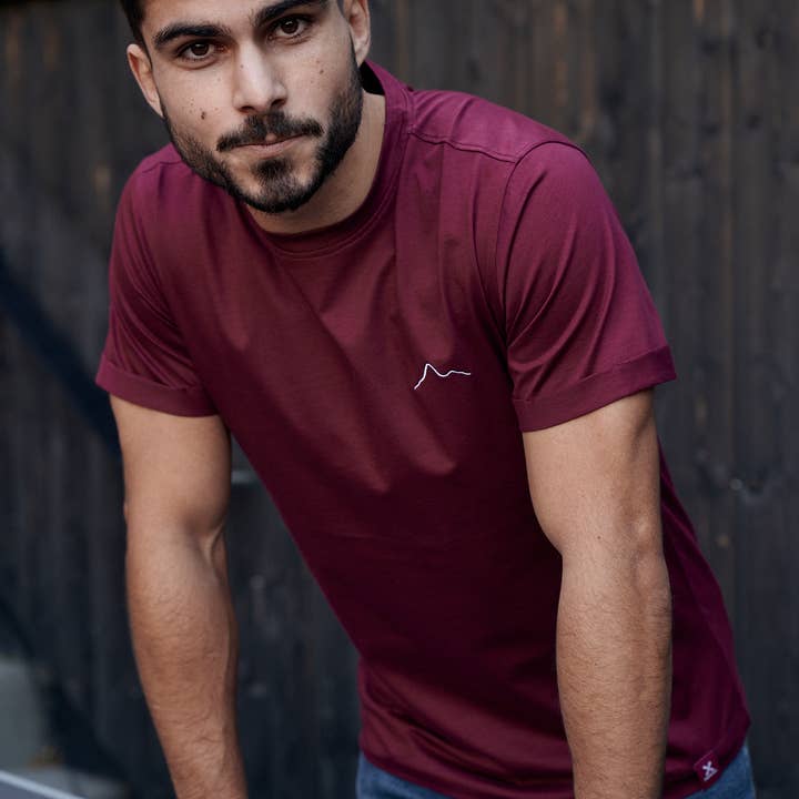 Montanita Vino Tee for wholesale by Perus