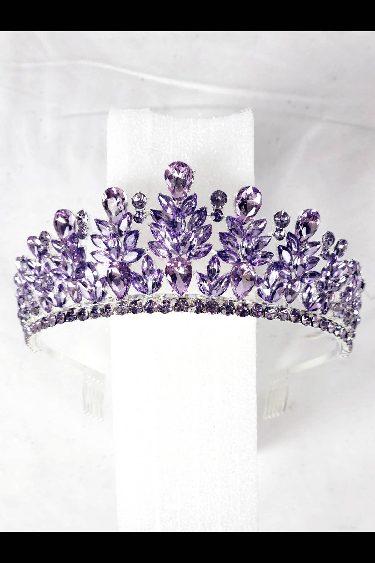 Chicas - Wholesale Tiara - Women's - Metal tiara with jewel rhinestones, one size fits all HT9713