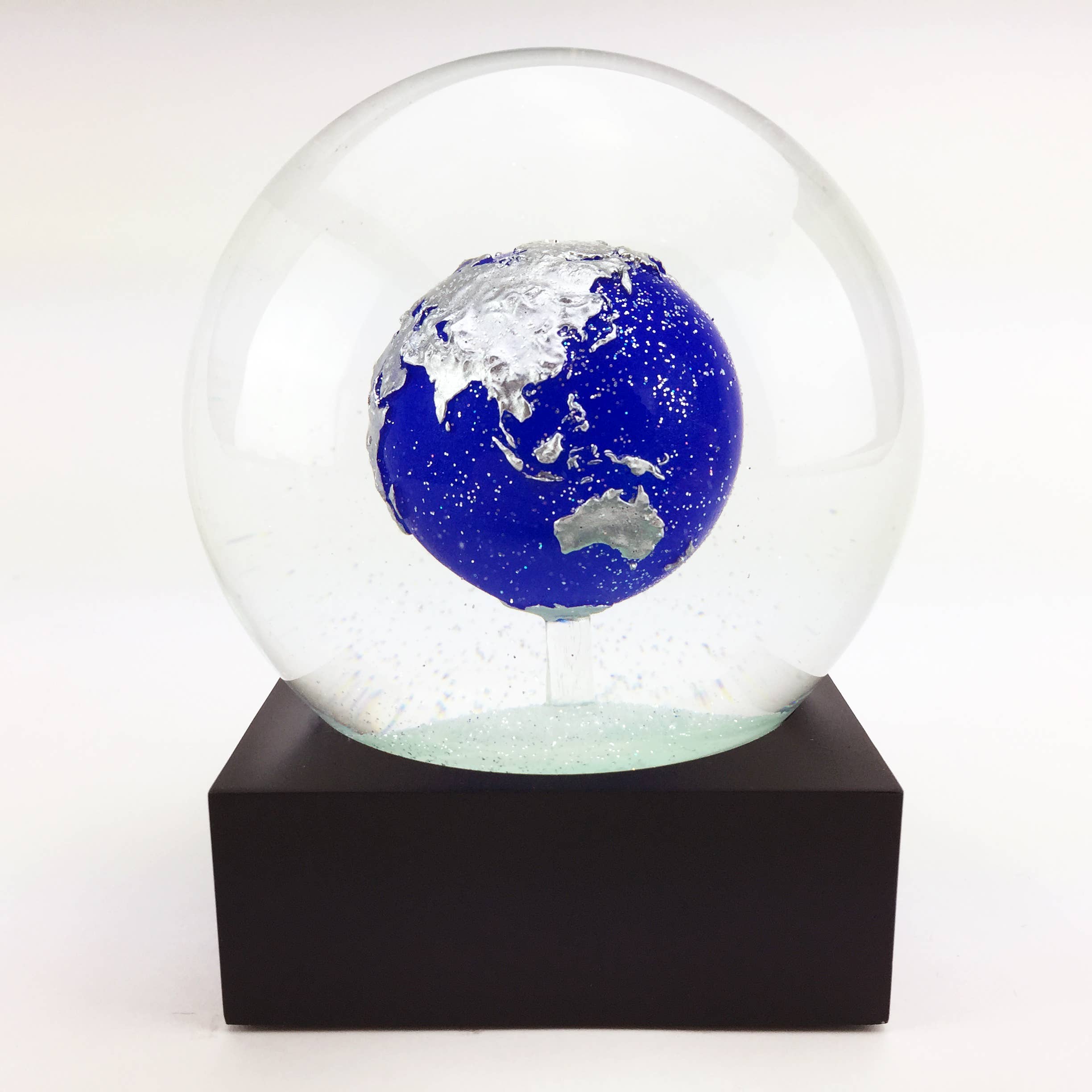 CoolSnowGlobes - Wholesale Snow Globe - Big Blue Marble Snow Globe3