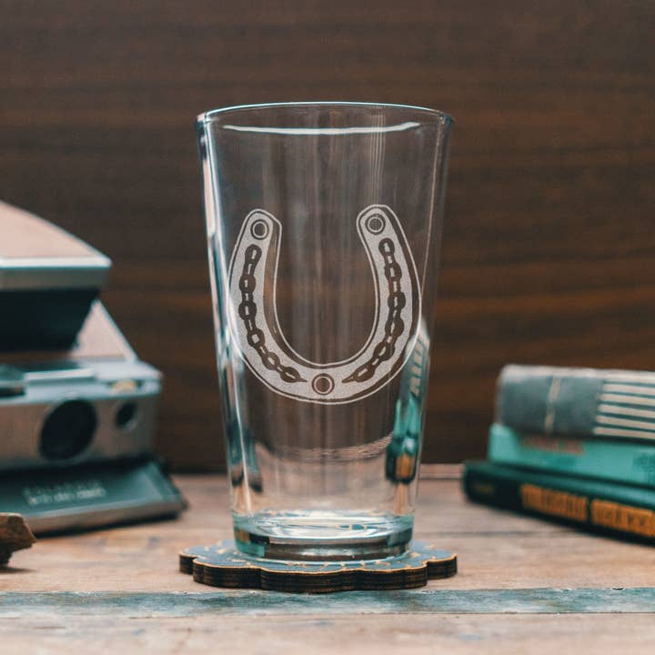 Benoit's Design Co. - Wholesale Cocktail/liquor glass - Horseshoe Etched Drinking Glasses3