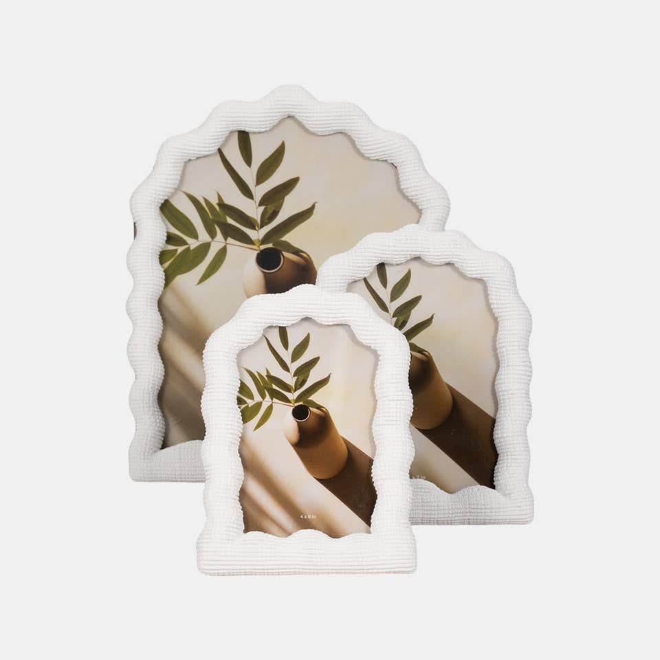White Photo Frame - Resin with Decorative Wavy Arch for wholesale on Faire33
