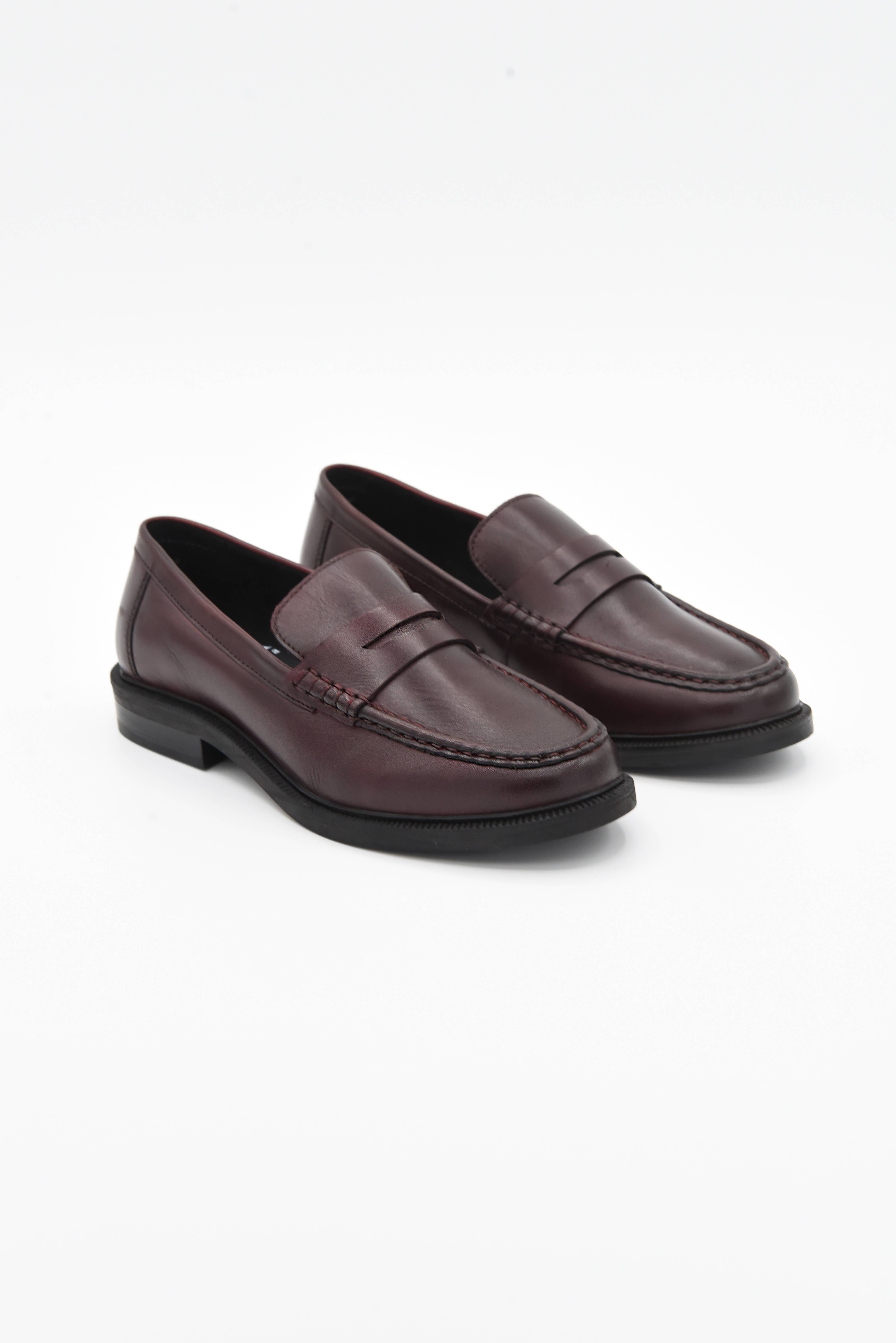 ROSA AMADA - Wholesale Loafers - Women's - Classic Leather Loafer With Polished Finish1