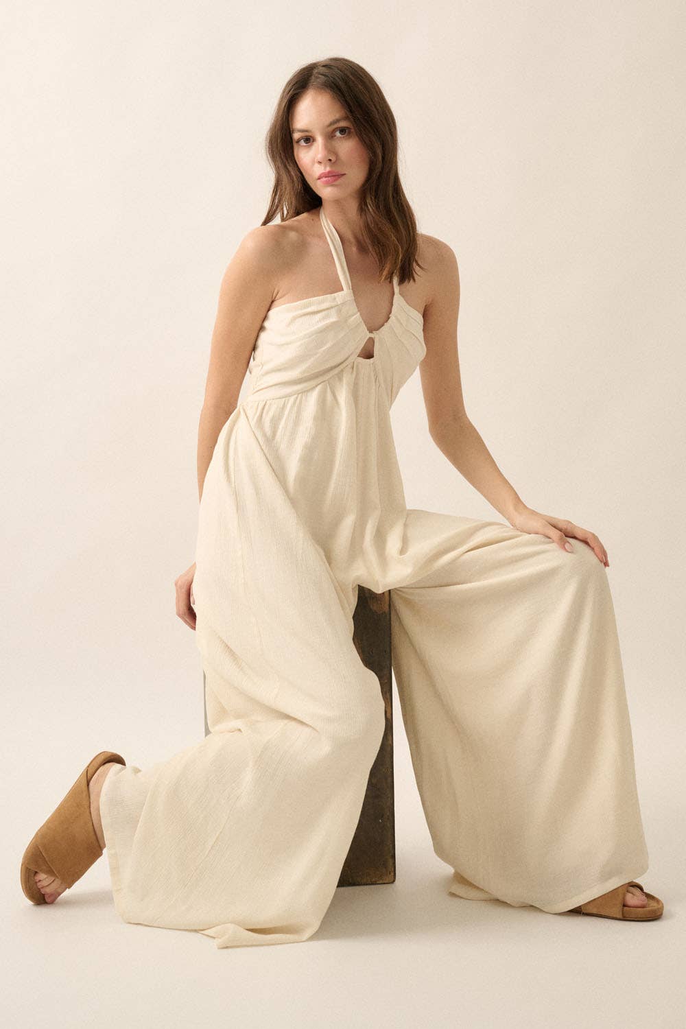 Promesa USA – Macacão - Mulher por atacado – Macacão de Perna Larga com Decote Halter em Mistura de Algodão Sólido2