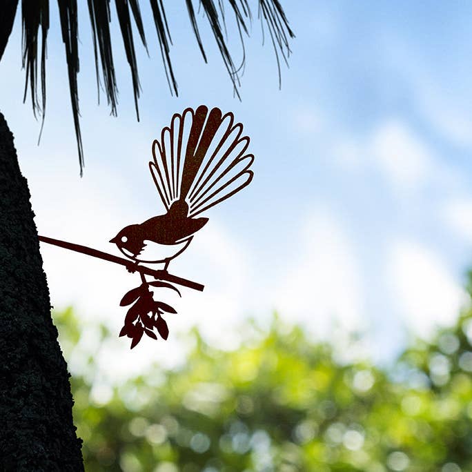 Metalbird - Wholesale Outdoor Ornament/Decor - Fantail (The New Zealand Piwakawaka) Garden art | Gifting