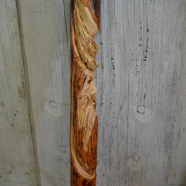 Creation Carvings LLC - Venta al por mayor Accesorios de deporte - Bastón Wood Spirit, bastón de senderismo de madera dura con talla Woodspirit4