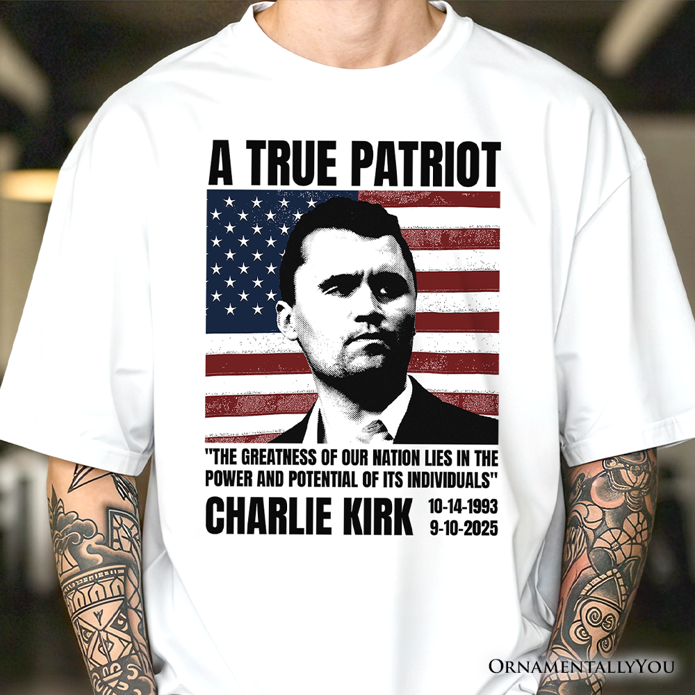 Bianco Maglietta di un vero patriota americano, maglietta con citazione di Charlie Kirk in vendita all'ingrosso su Faire3