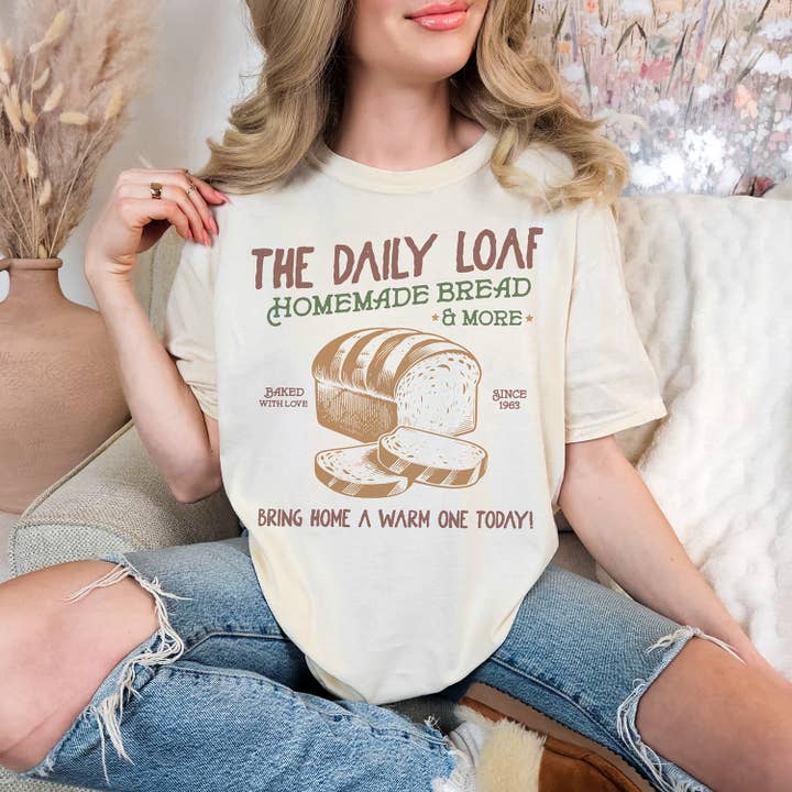 Hausgemachtes Brot Vintage Bauernhof-Schild Komfortfarben Shirt für den Großhandel von Untamed Country