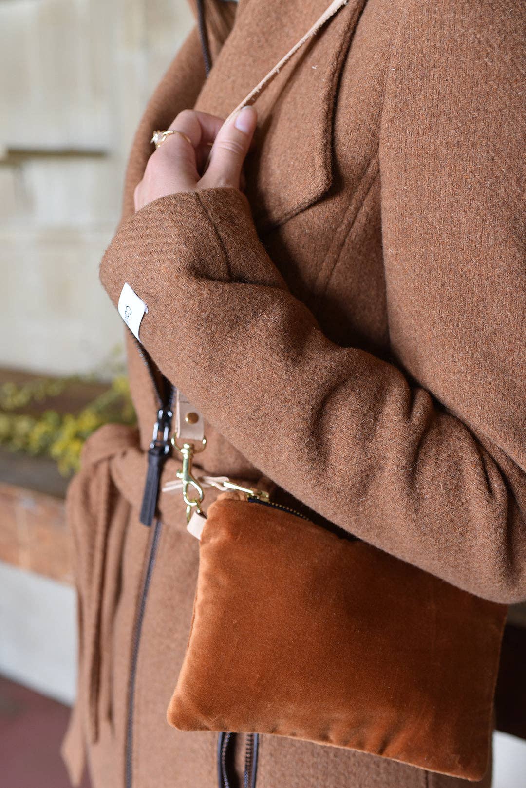 Erin Flett – wholesale Armbandsväska – Velvet Ellie handledsväska4