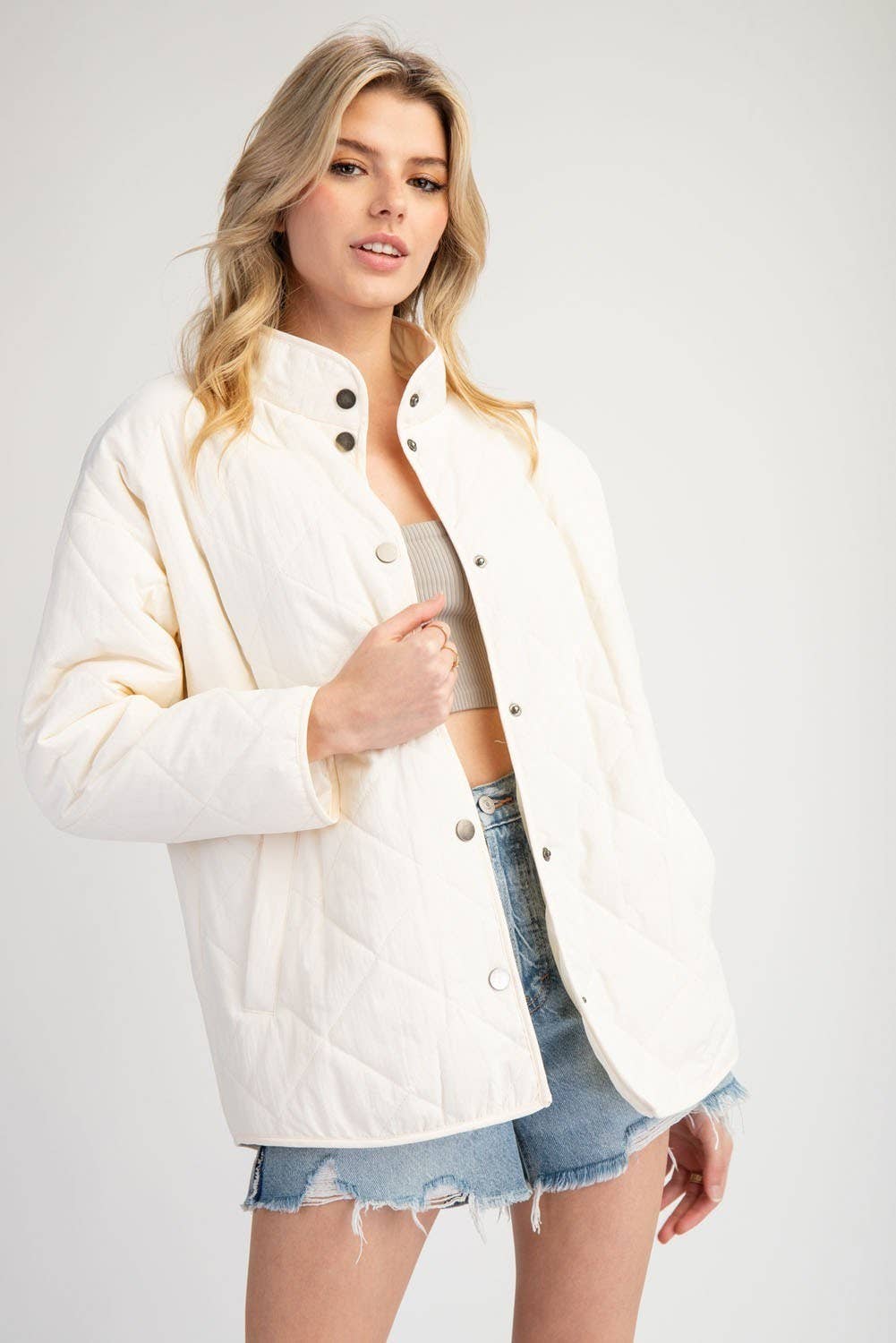 Peace Love Line - Vente Veste – femme - PL3934 - VESTE MATELASSÉE À MANCHES LONGUES ET BOUTON-PRESSION6