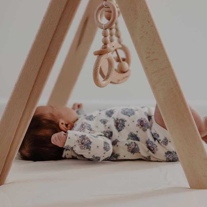 Elle Collective – wholesale Aktivitetsgym - Barn och baby – Elle Collective | Leksaker för lekmatta och barnvagn | Midnight Moon2