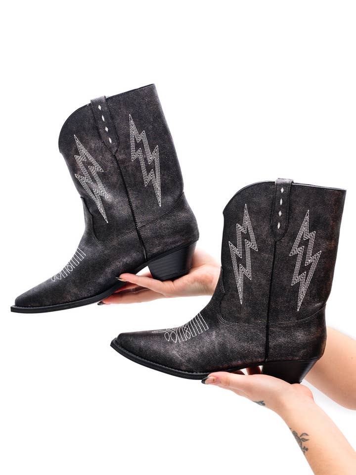 Botte Métallique Bowie en Noir pour la vente par Bella Nova Style Co