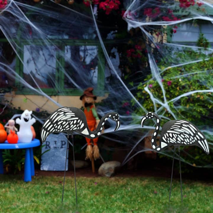 4E's Novelty - Vente Bibelots/décorations d'extérieur - Ensemble de décorations 4E's Skeleton Flamingo Yard - 2 grands zombies 4